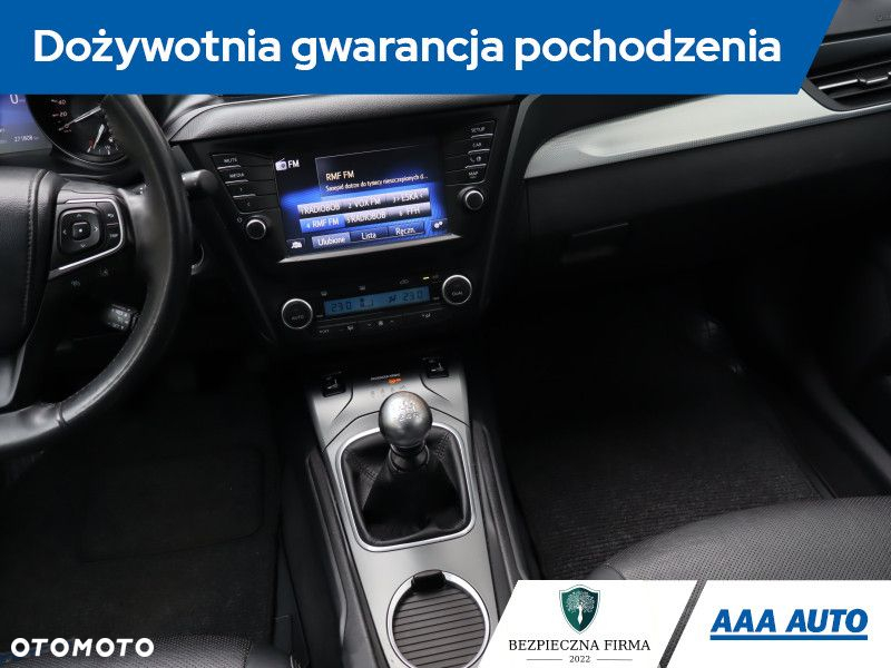 Toyota Avensis - 9