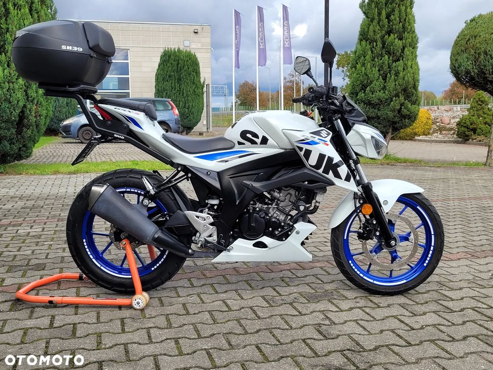 Suzuki GSX - 22
