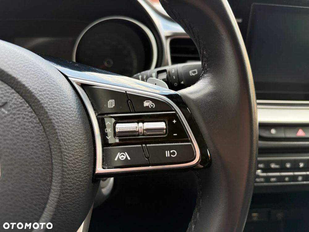 Kia XCeed - 17