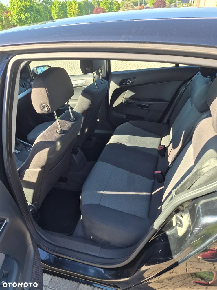Opel Astra 1.6 Enjoy - 11