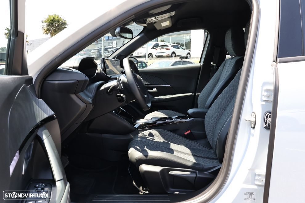 Peugeot 2008 1.2 Hybrid Allure e-DCS6 - 15