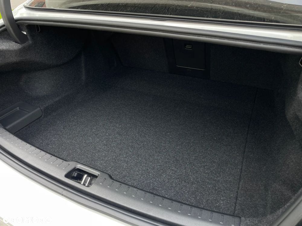 Volvo S60 B5 B R-Design - 25