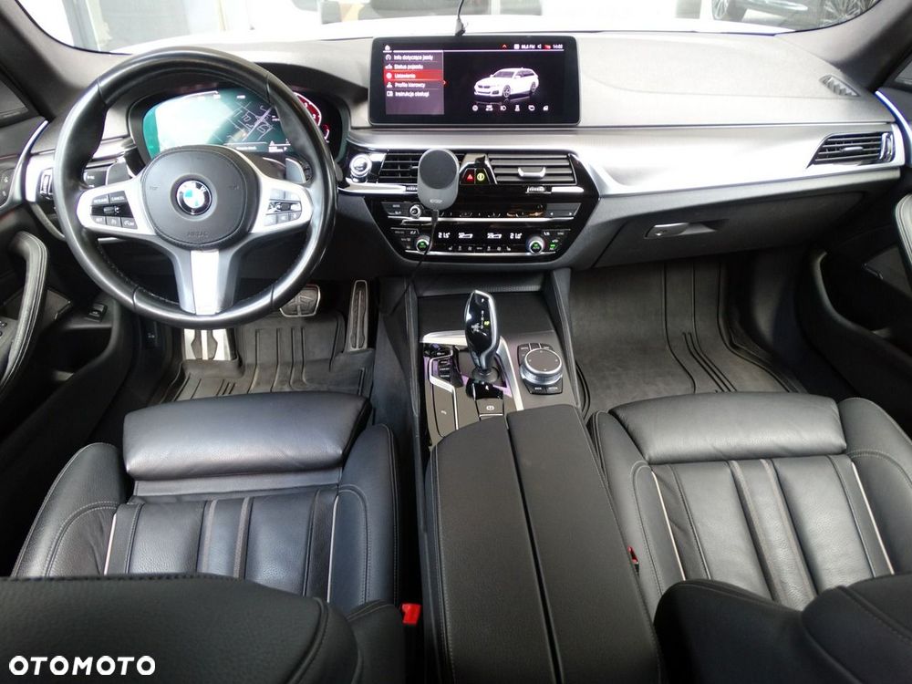 BMW Seria 5 540d xDrive mHEV M Sport sport - 16