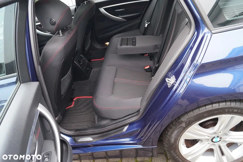 BMW Seria 3 318i Sport Line - 23