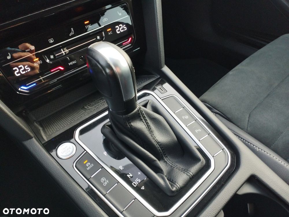 Volkswagen Passat Variant 2.0 TDI Elegance DSG - 22
