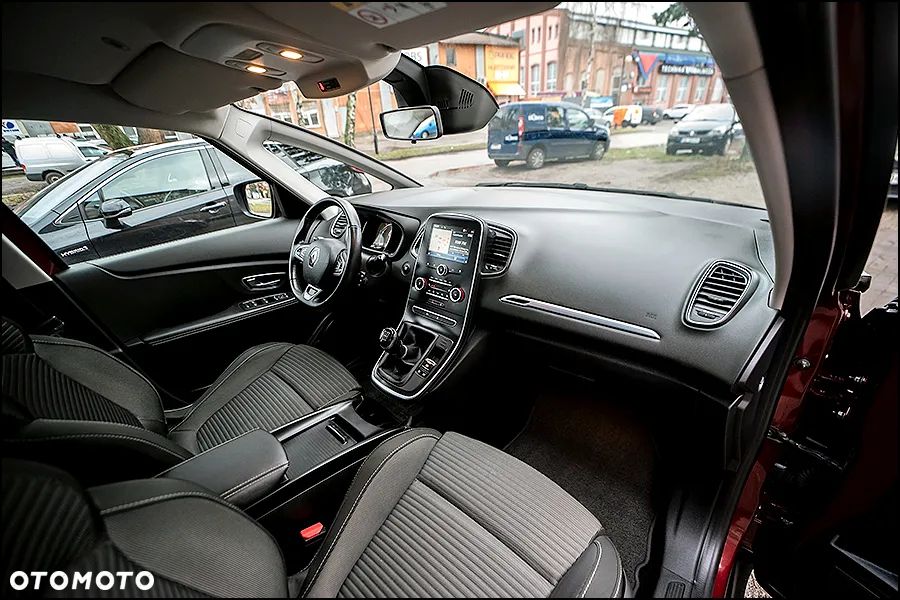 Renault Scenic - 17