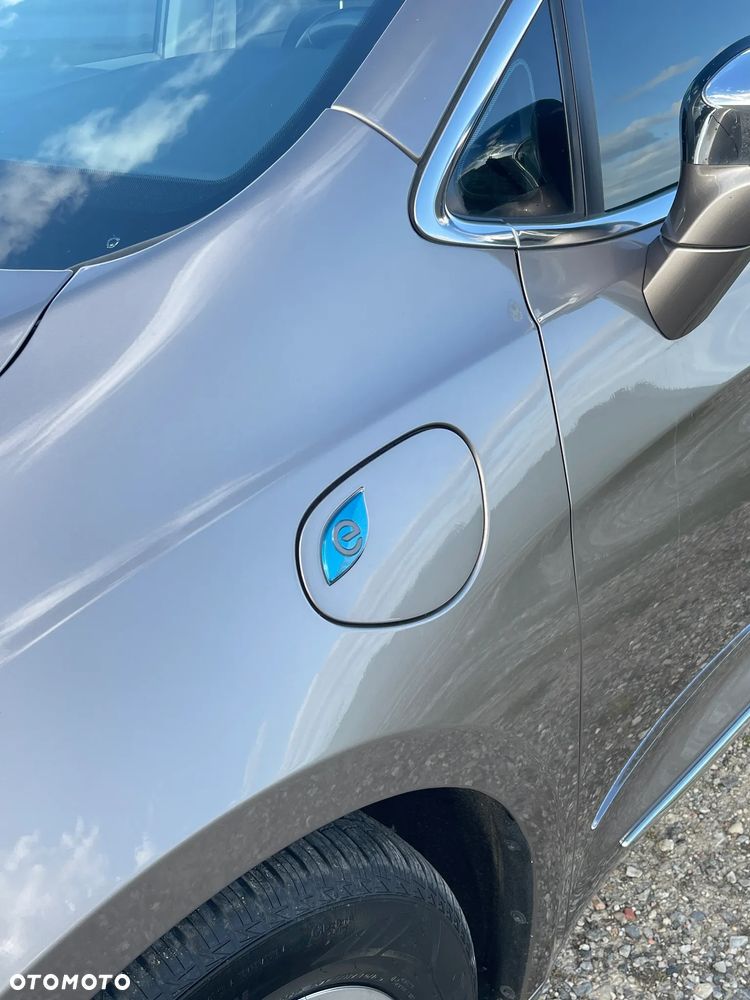 Chrysler Pacifica - 16