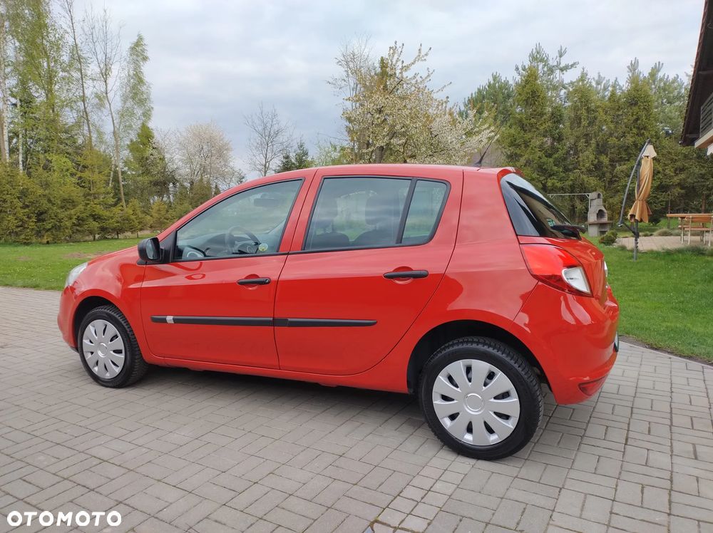 Renault Clio 1.2 16V 75 Dynamique - 11