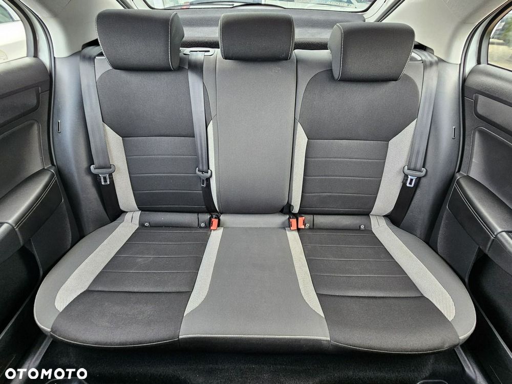 Skoda RAPID 1.2 TSI (Green tec) Ambition - 25
