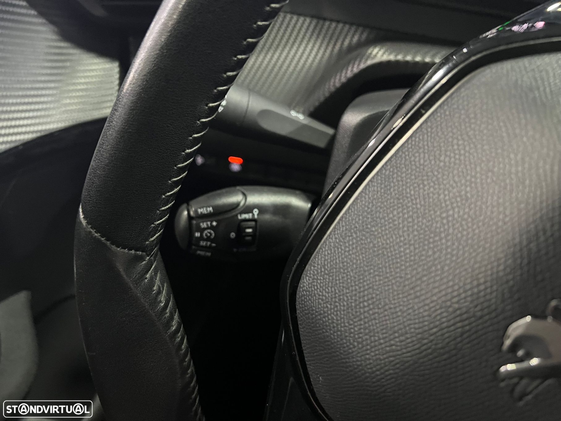 Peugeot 208 1.2 PureTech Active Pack - 17