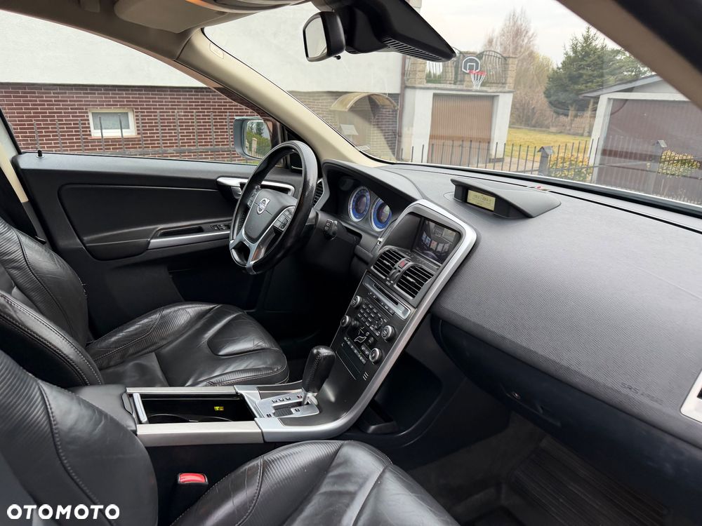 Volvo XC 60 D3 R Design - 17