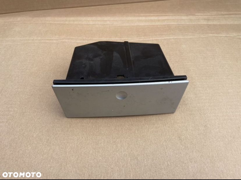 13130836 popielniczka Opel meriva a