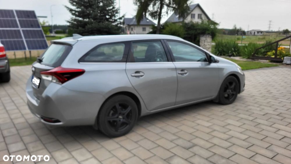 Toyota Auris 1.6 D-4D Dynamic - 10