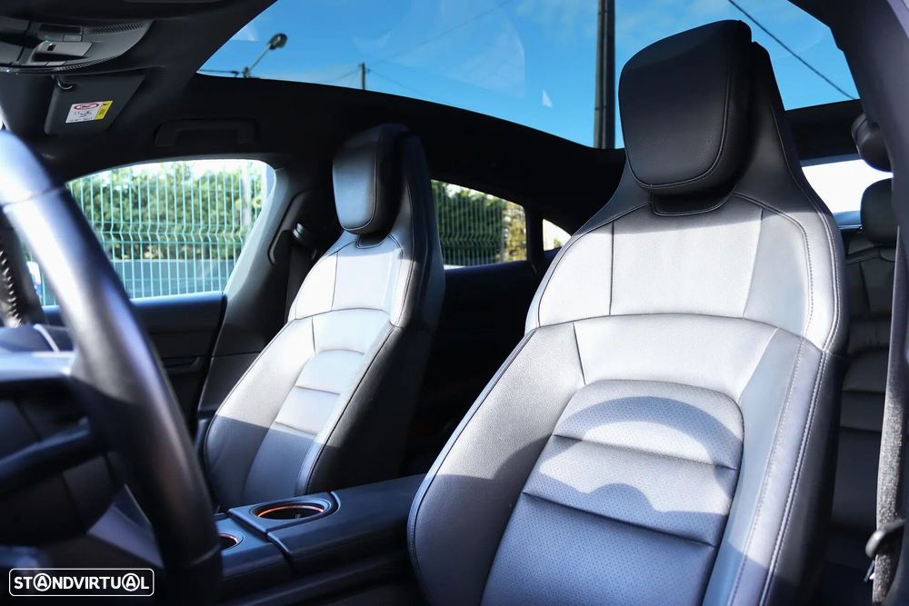 Porsche Taycan 4S - 24