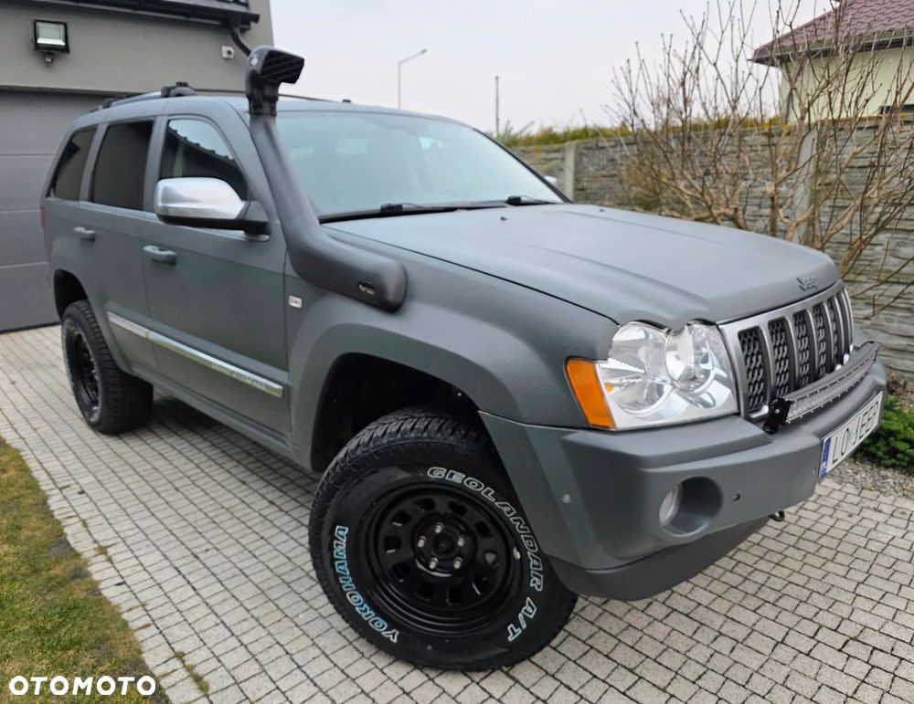 Jeep Grand Cherokee - 24