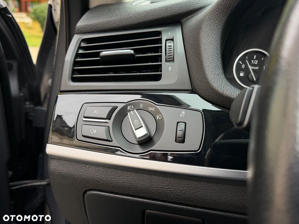 BMW X3 sDrive18d - 16