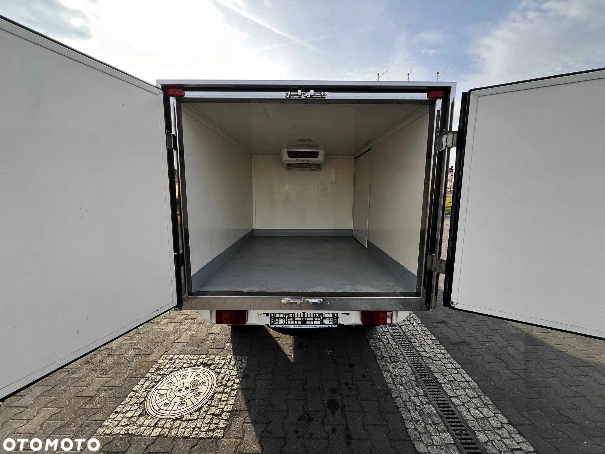 Isuzu Satellite 4X4 Kontener Chłodnia/Mroźnia + 230V ThermoKing - 17