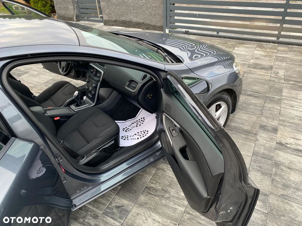 Volvo V40 T3 Momentum - 5