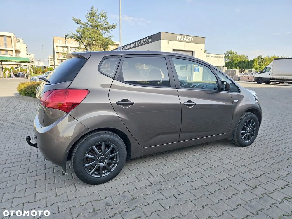 Kia Venga 1.6 CVVT Black Collection - 10
