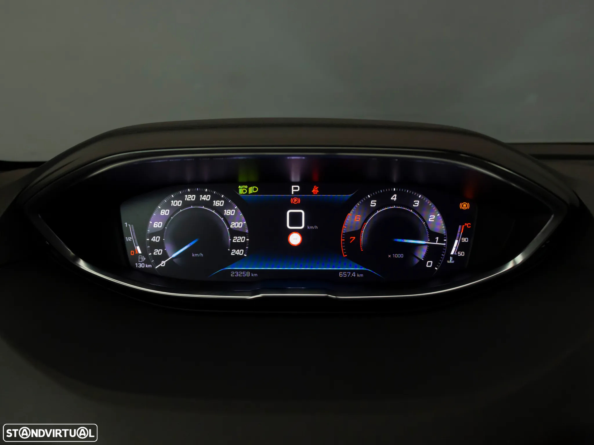 Peugeot 5008 1.2 PureTech Allure EAT8 - 26