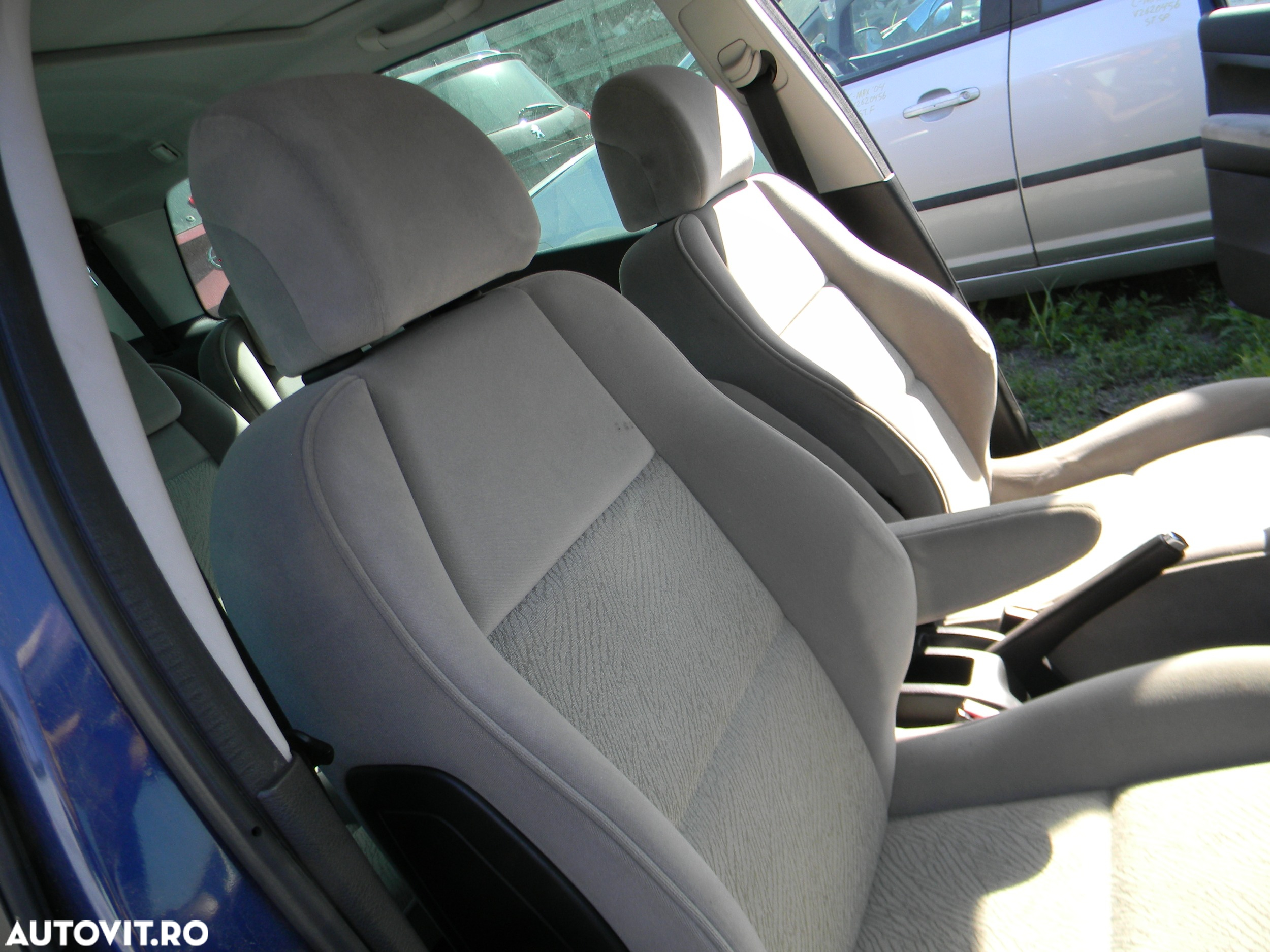 Dezmembrari  Peugeot 307  2000  > 0000 2.0 Benzina - 18