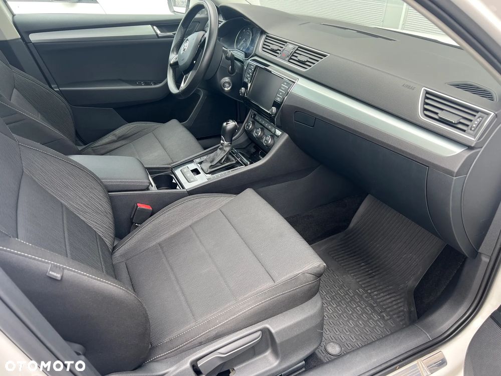 Skoda Superb 2.0 TDI Ambition DSG - 6