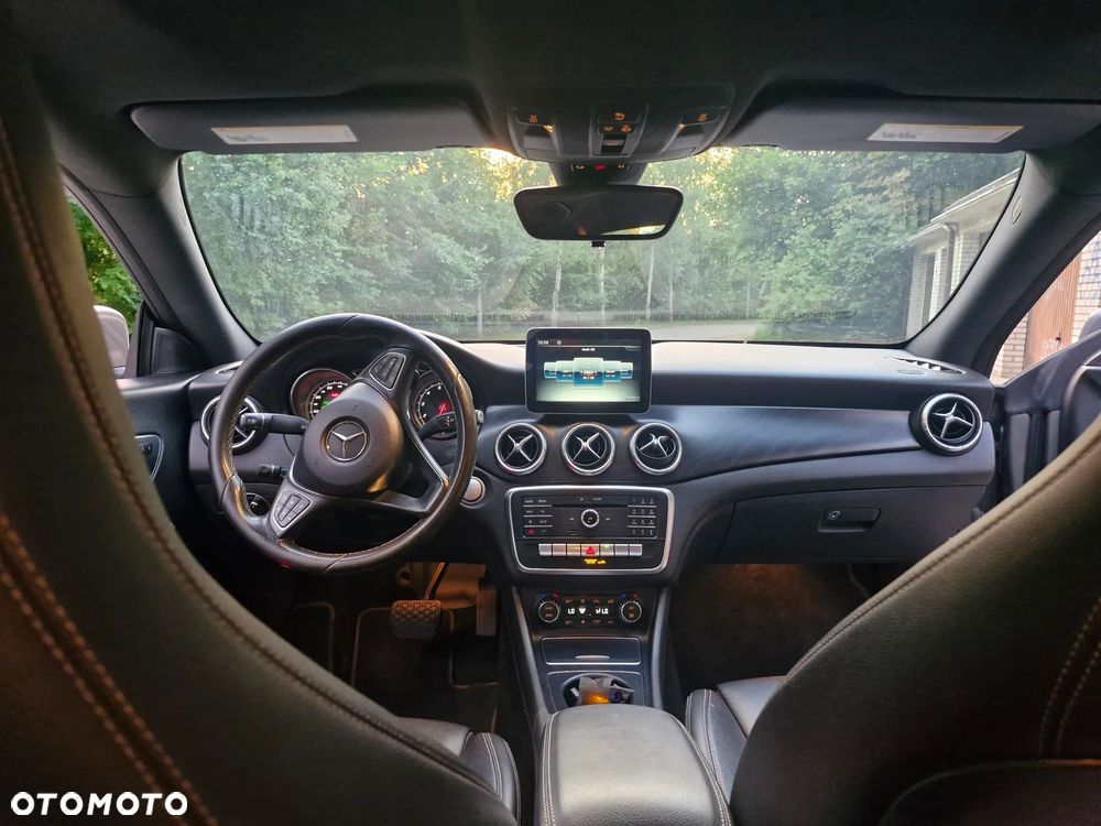 Mercedes-Benz CLA 250 4Matic 7G-DCT UrbanStyle Edition - 6