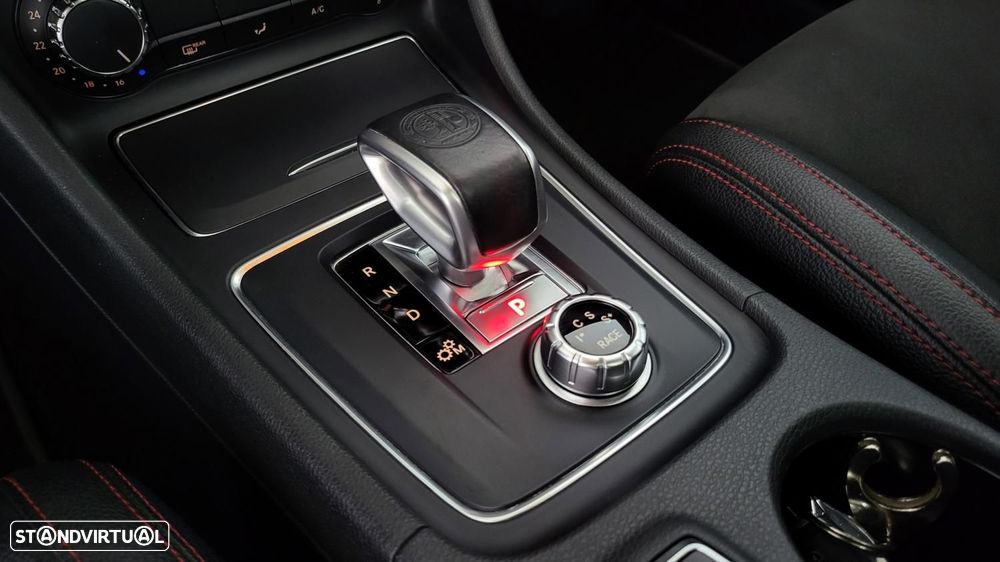 Mercedes-Benz A 45 AMG 4Matic Speedshift 7G-DCT - 14