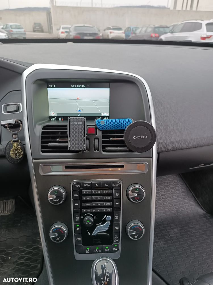 Volvo XC 60 D4AWD Momentum - 6