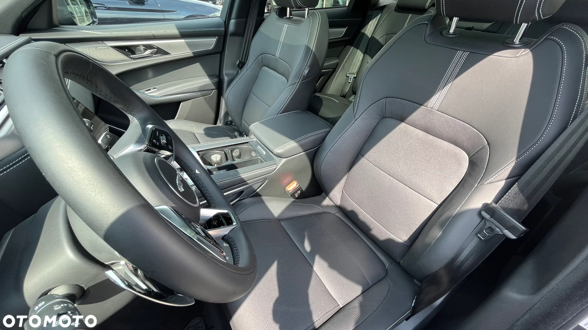 Jaguar F-Pace - 10
