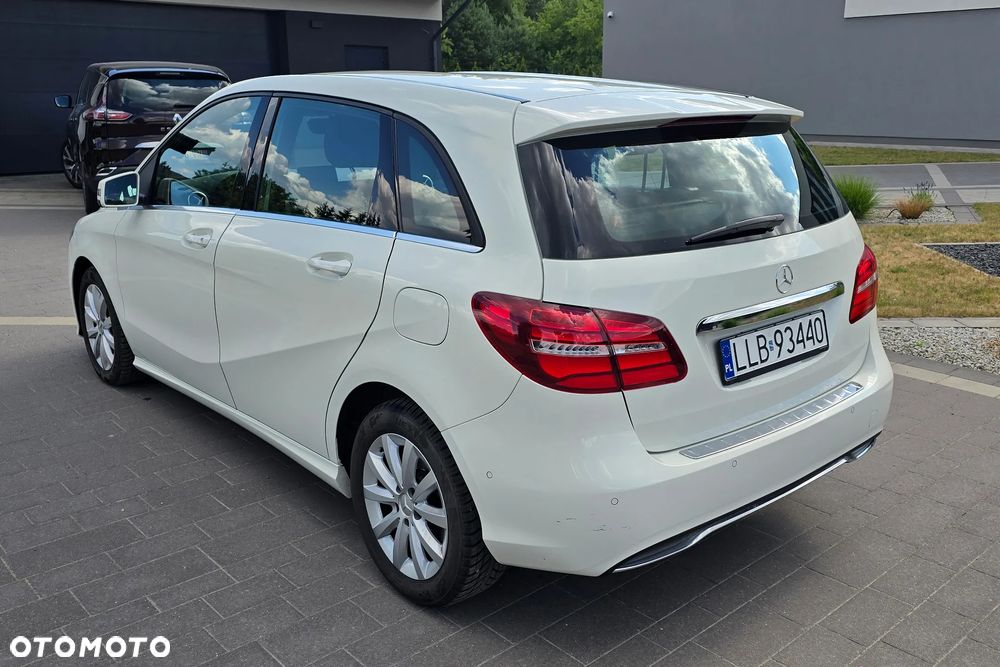 Mercedes-Benz Klasa B 180 7G-DCT UrbanStyle Edition - 11