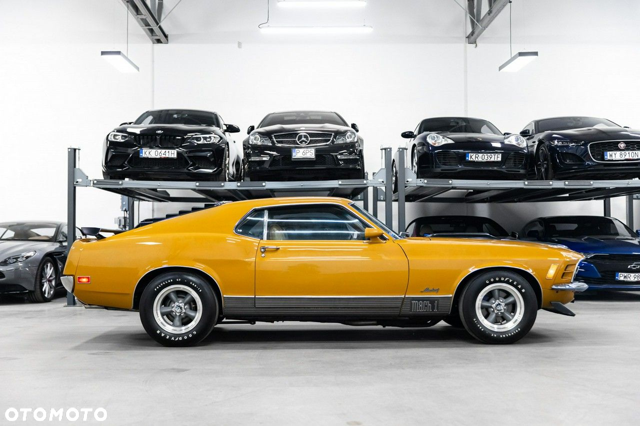 Ford Mustang - 7