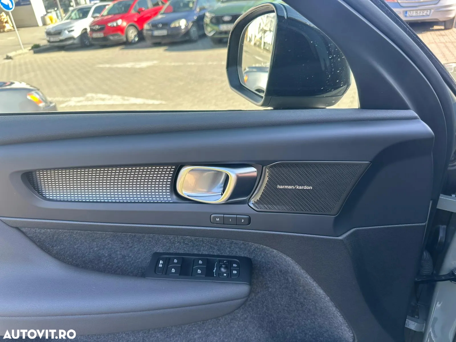 Volvo XC 40 B3 AT FWD MHEV Plus Dark - 10