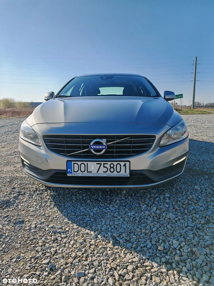 Volvo V60 D2 Kinetic - 2