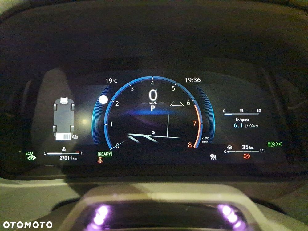 Lexus UX 300h F Sport Design - 13