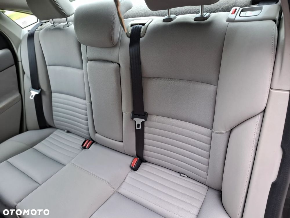 Volvo S40 2.4 Momentum - 8