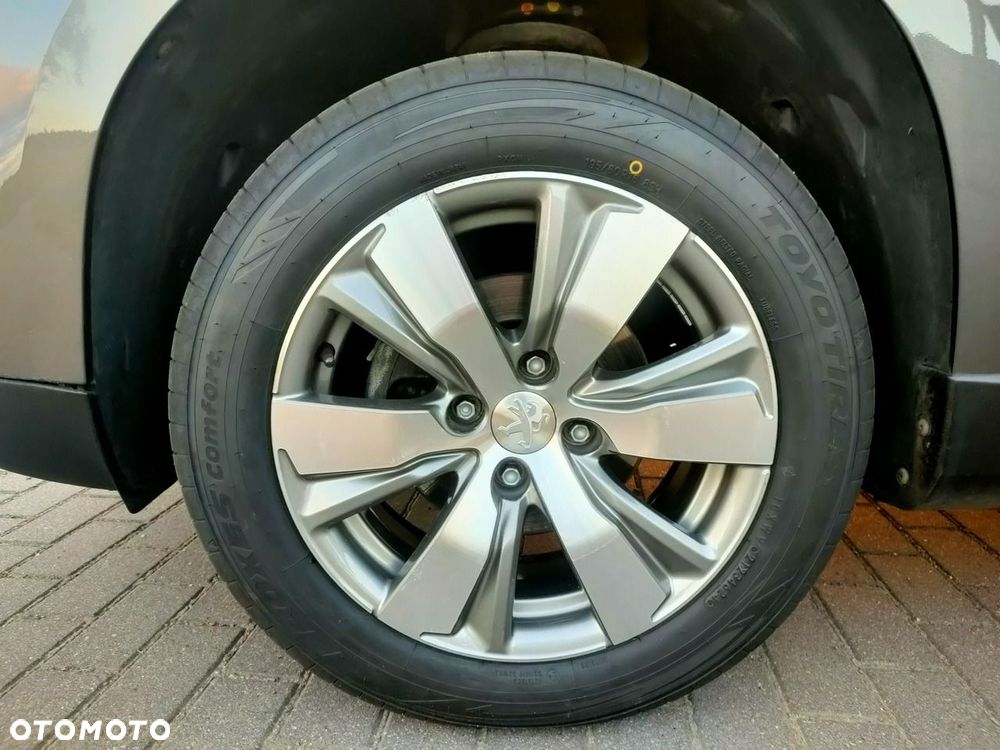 Peugeot 2008 1.6 BlueHDi Style - 32