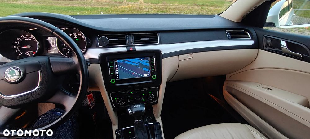 Skoda Superb 2.0 TDI Elegance DSG - 18