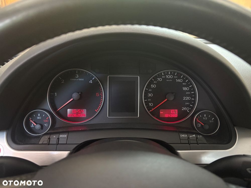 Audi A4 Avant 2.0 TDI - 15