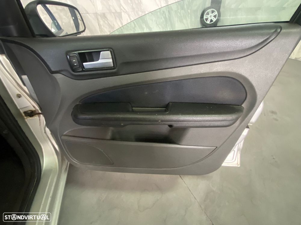 Ford Focus SW 1.6 TDCi Trend - 14