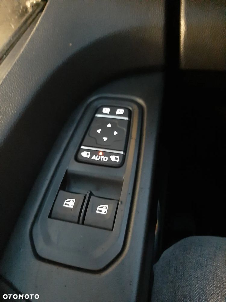 Renault Trafic 2.0 dCi EDC - 32