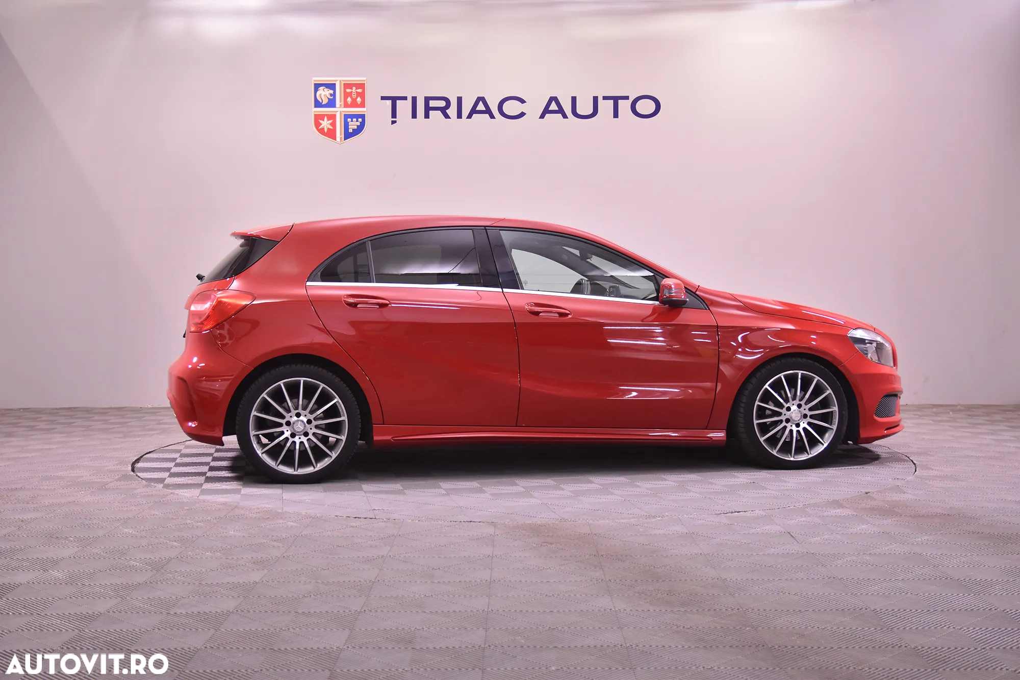 Mercedes-Benz A 180 AMG Line - 6