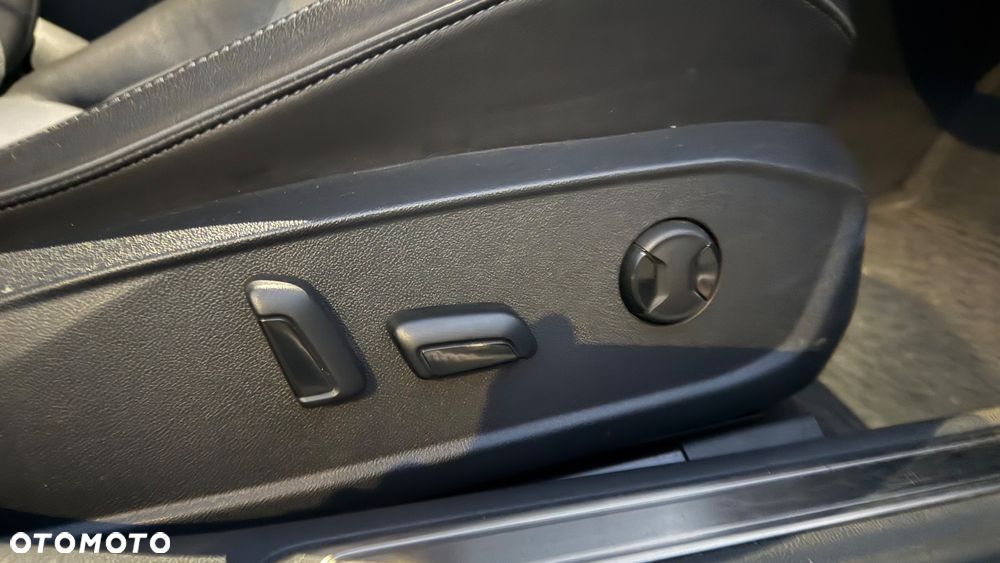 Volkswagen Arteon 2.0 TDI Bi-Turbo SCR 4Mot Elegance DSG - 17