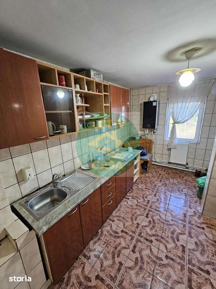 Apartament 4 camere, 2 bai si 2 balcoane — fotografia 1