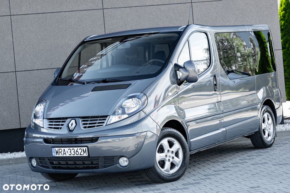 Renault Trafic FAP Grand Passenger Black Edition - 2
