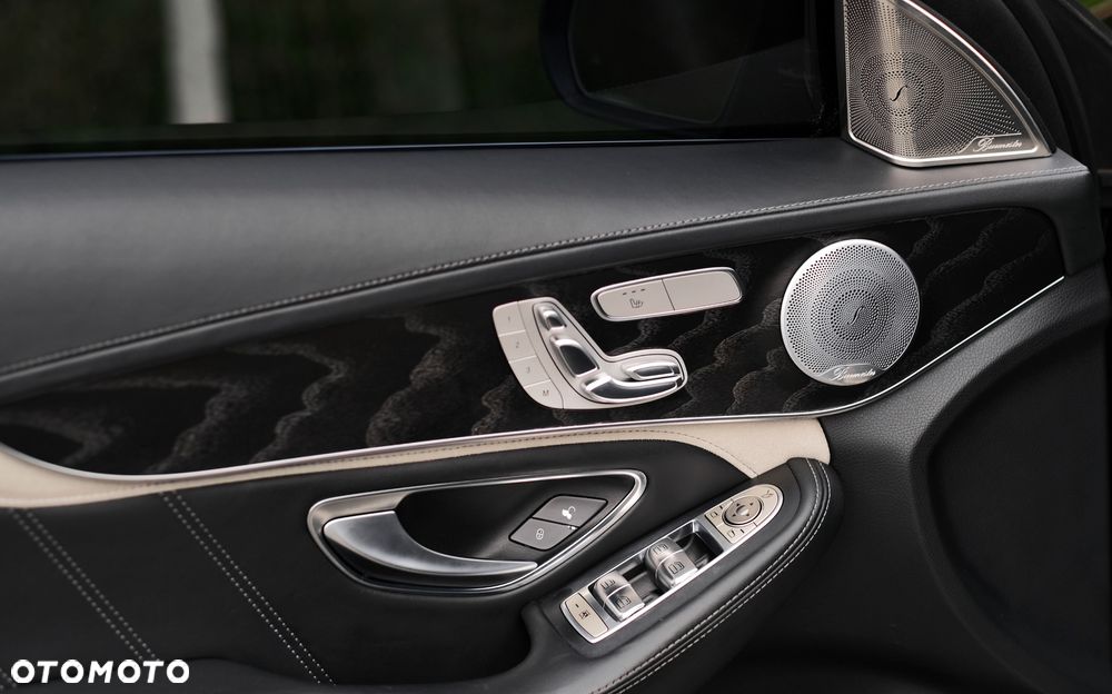 Mercedes-Benz Klasa C AMG 63 S AMG Speedshift 7G-MCT - 19