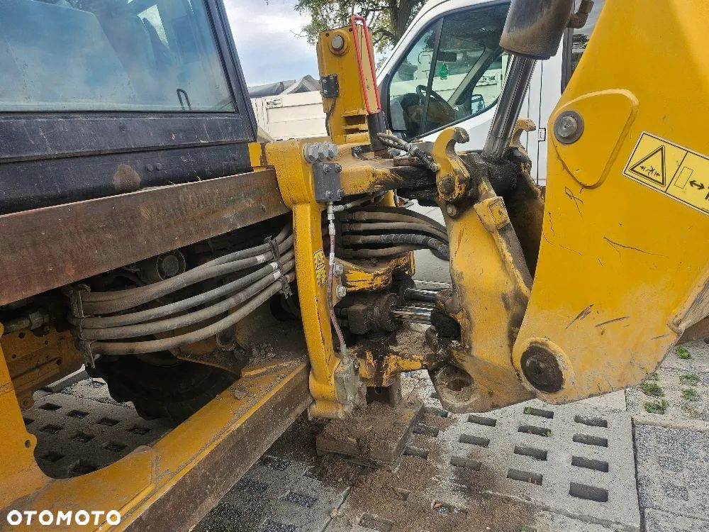 Caterpillar 428F2 - 12