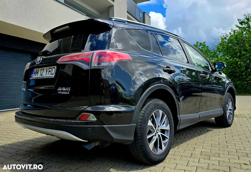 Toyota RAV4 - 6