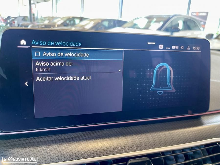 BMW 530 e Pack Desportivo M - 37