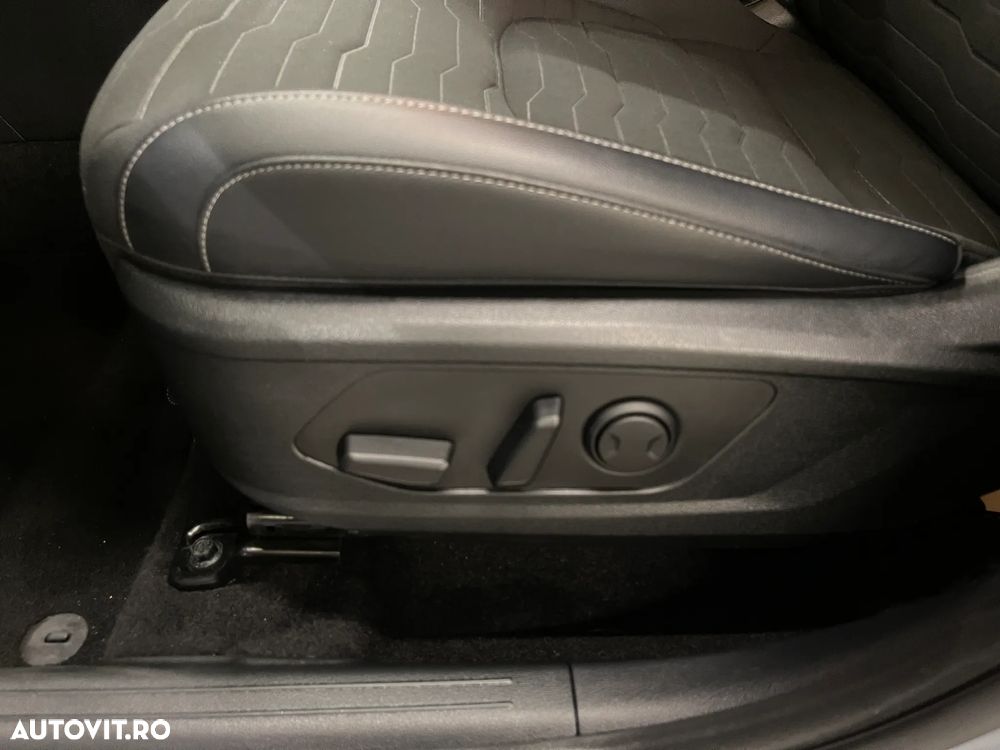 Kia Sportage 1.6 T-GDI PHEV 6AT 4x4 Business Line - 24